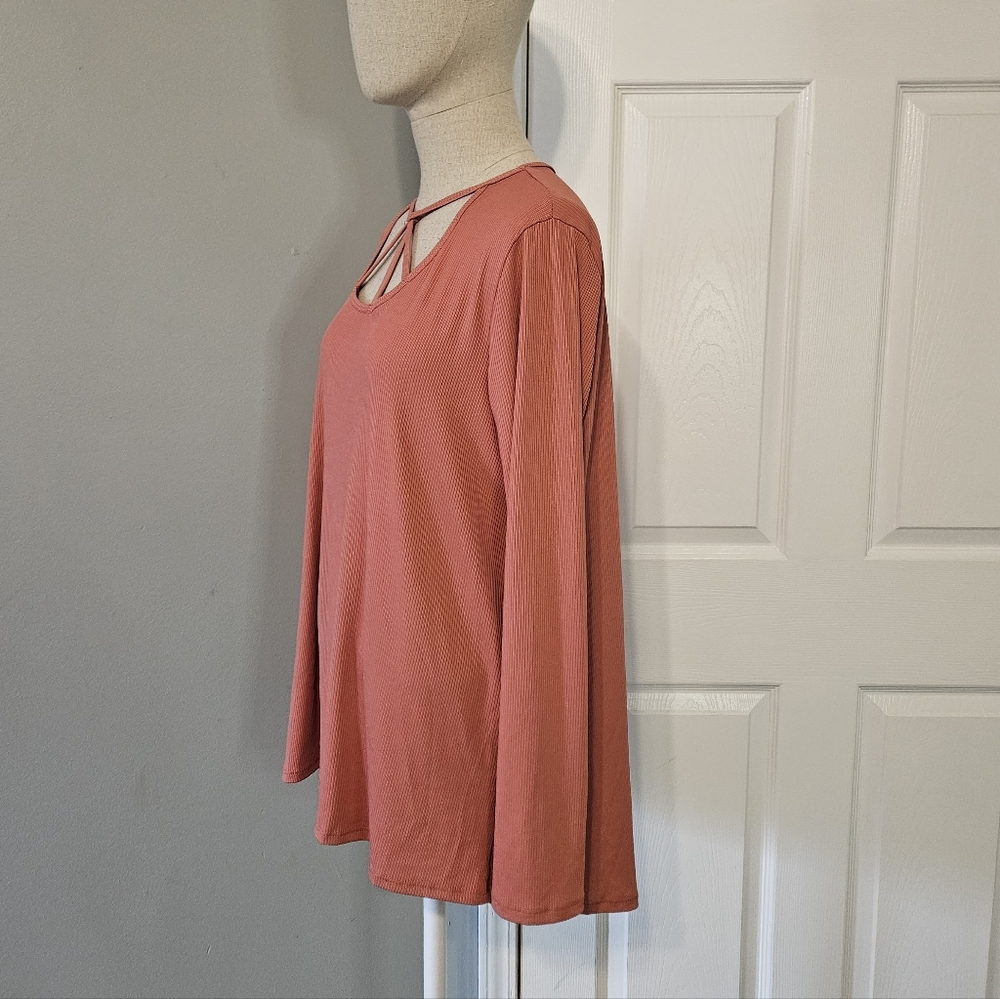 White Birch Rust Long-sleeve with Cutout Design - Picture 2 of 6